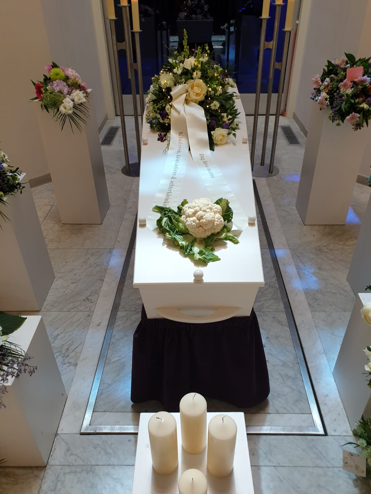 Bloemkool Uitvaartverzorging Carola Vriend Bloemkool uitvaart. Uitvaart naar wens